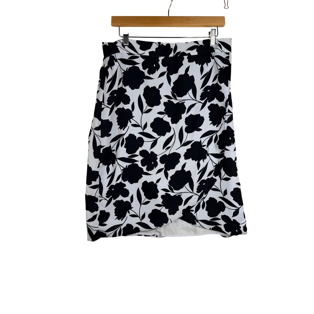 Ann Taylor Floral Print Pencil Skirt size 10 White/Black